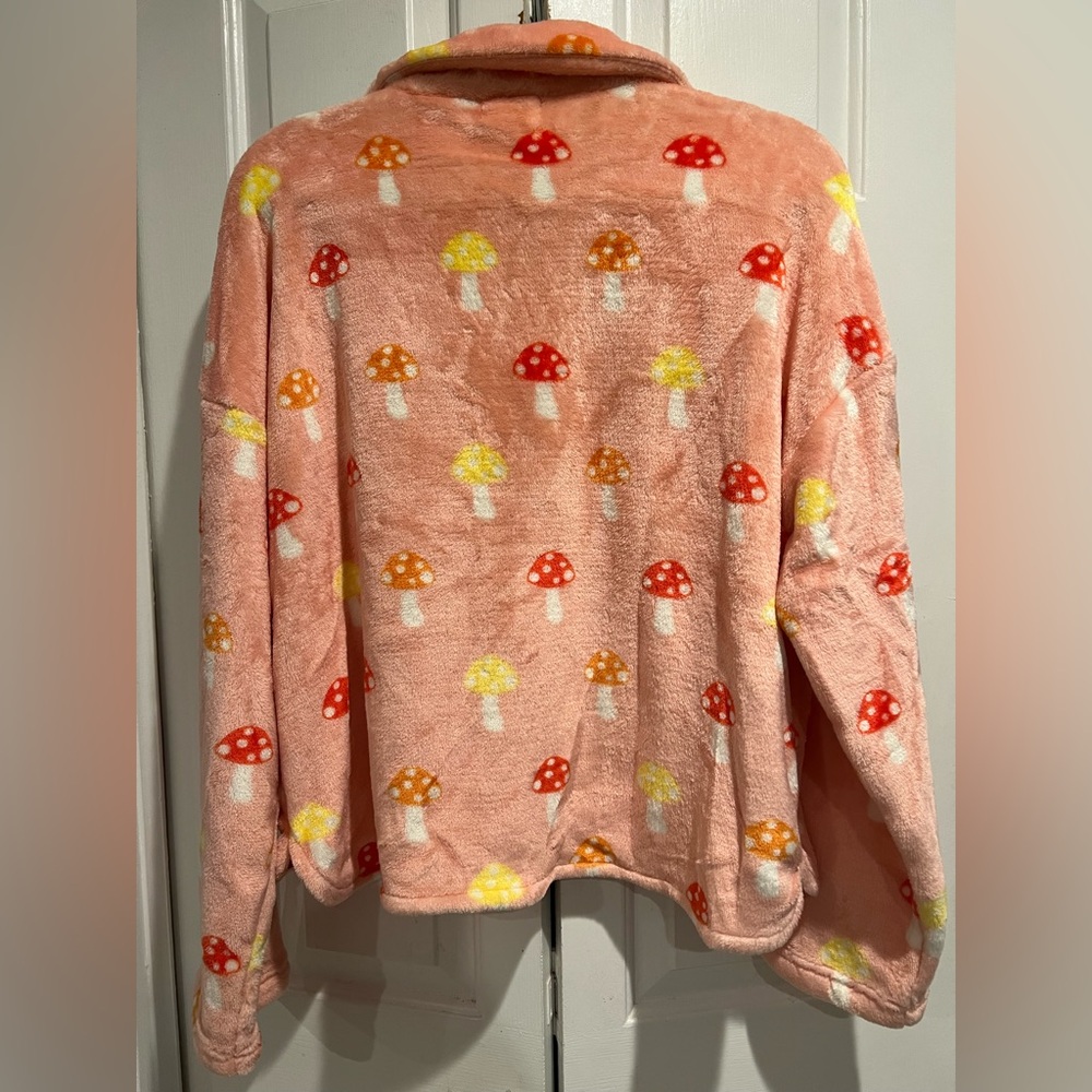 NWT Mushroom Print, Snap Front, SOFT & Fuzzy Jacket - Peach Color Background - Picture 9 of 10